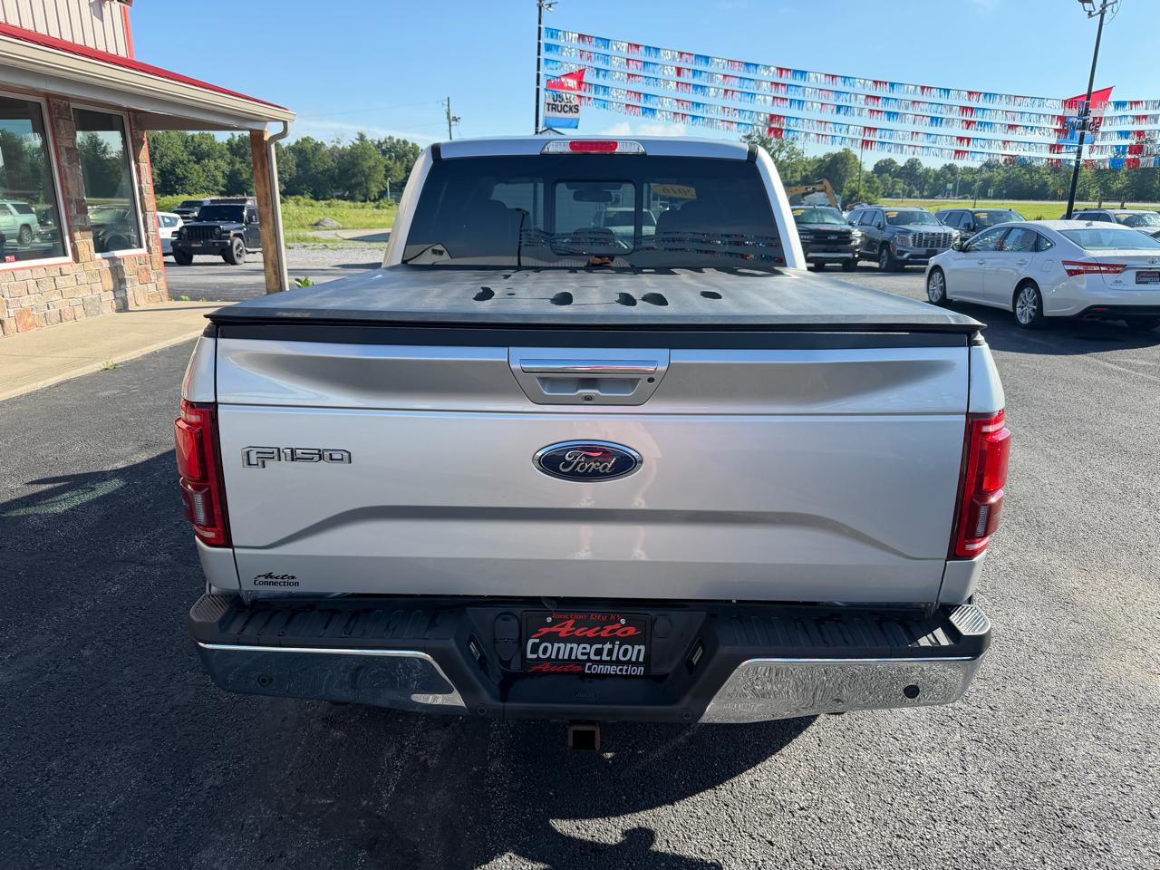 Ford F-150 4WD SuperCrew 145" Lariat 2016