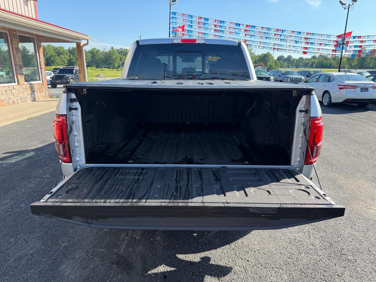 Ford F-150 4WD SuperCrew 145" Lariat 2016