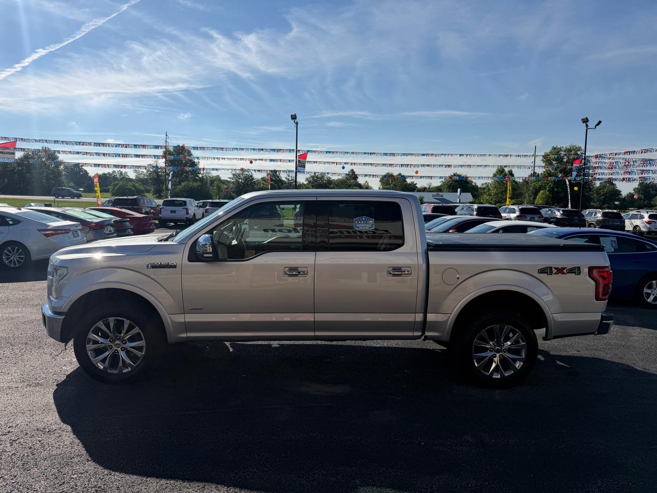 Ford F-150 4WD SuperCrew 145" Lariat 2016