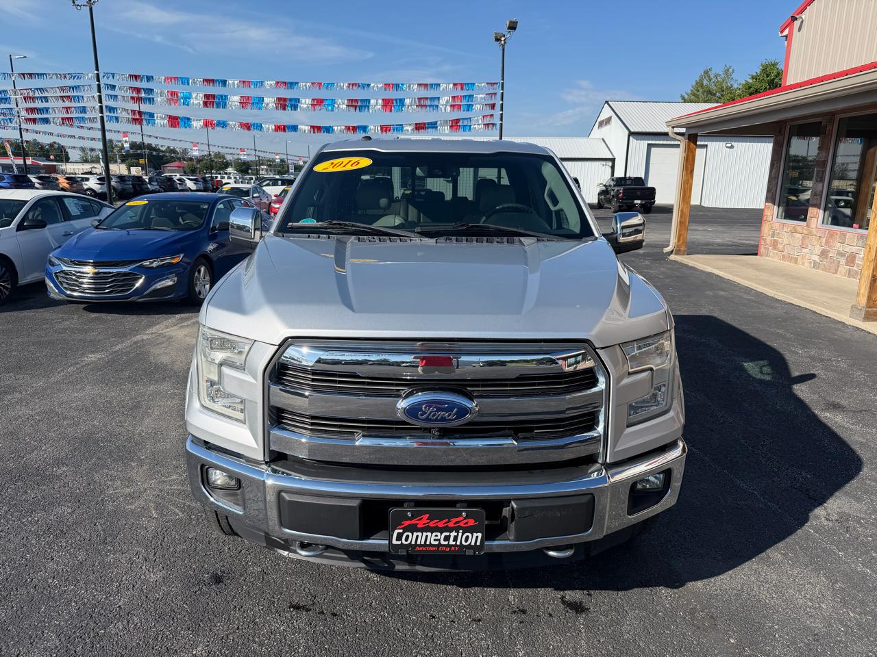 Ford F-150 4WD SuperCrew 145" Lariat 2016