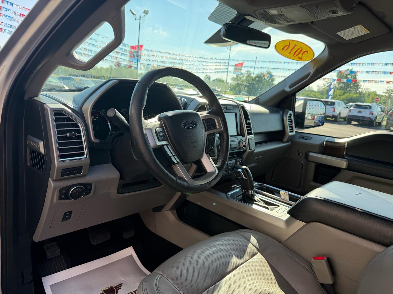 Ford F-150 4WD SuperCrew 145" Lariat 2016