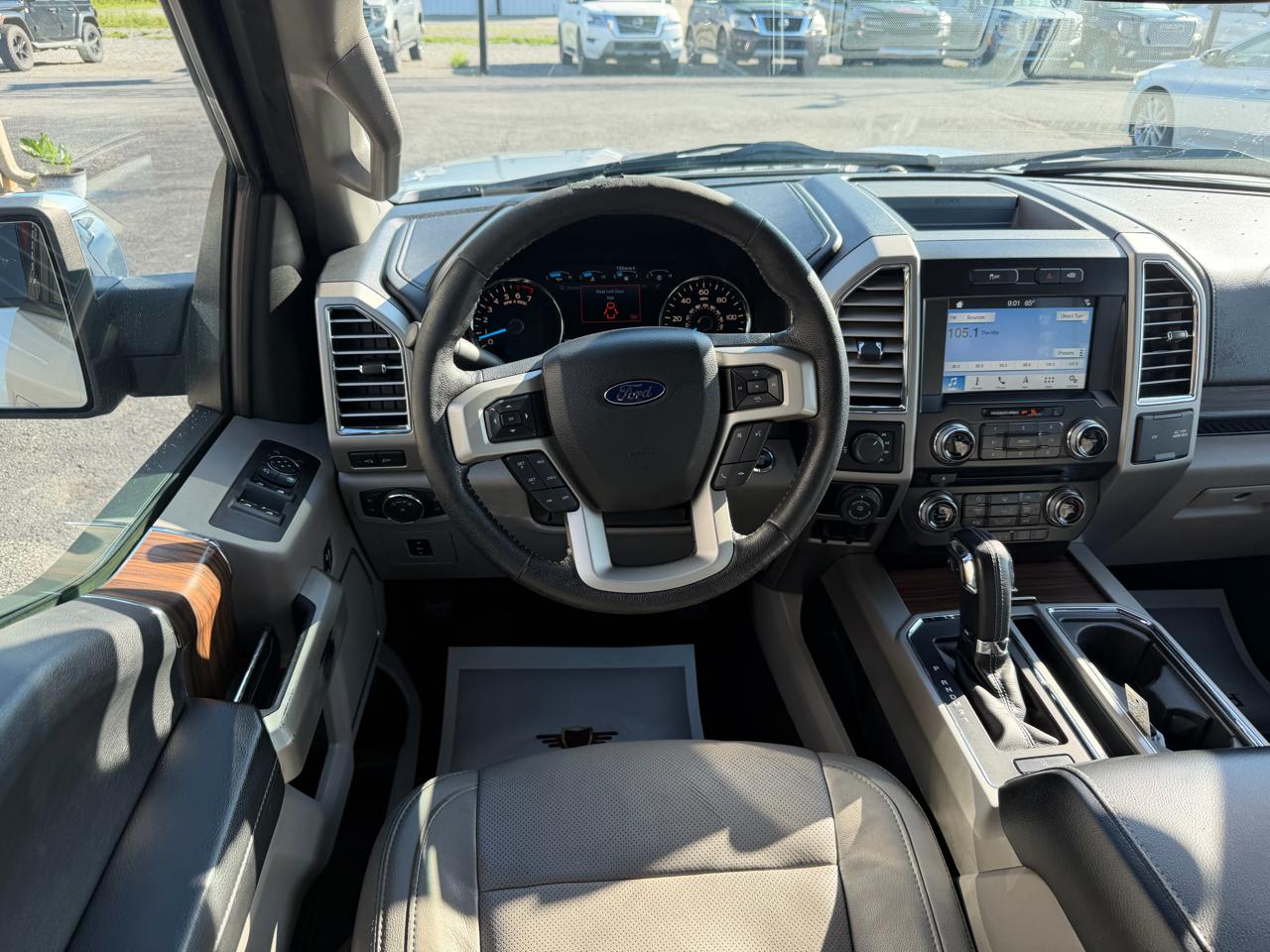Ford F-150 4WD SuperCrew 145" Lariat 2016