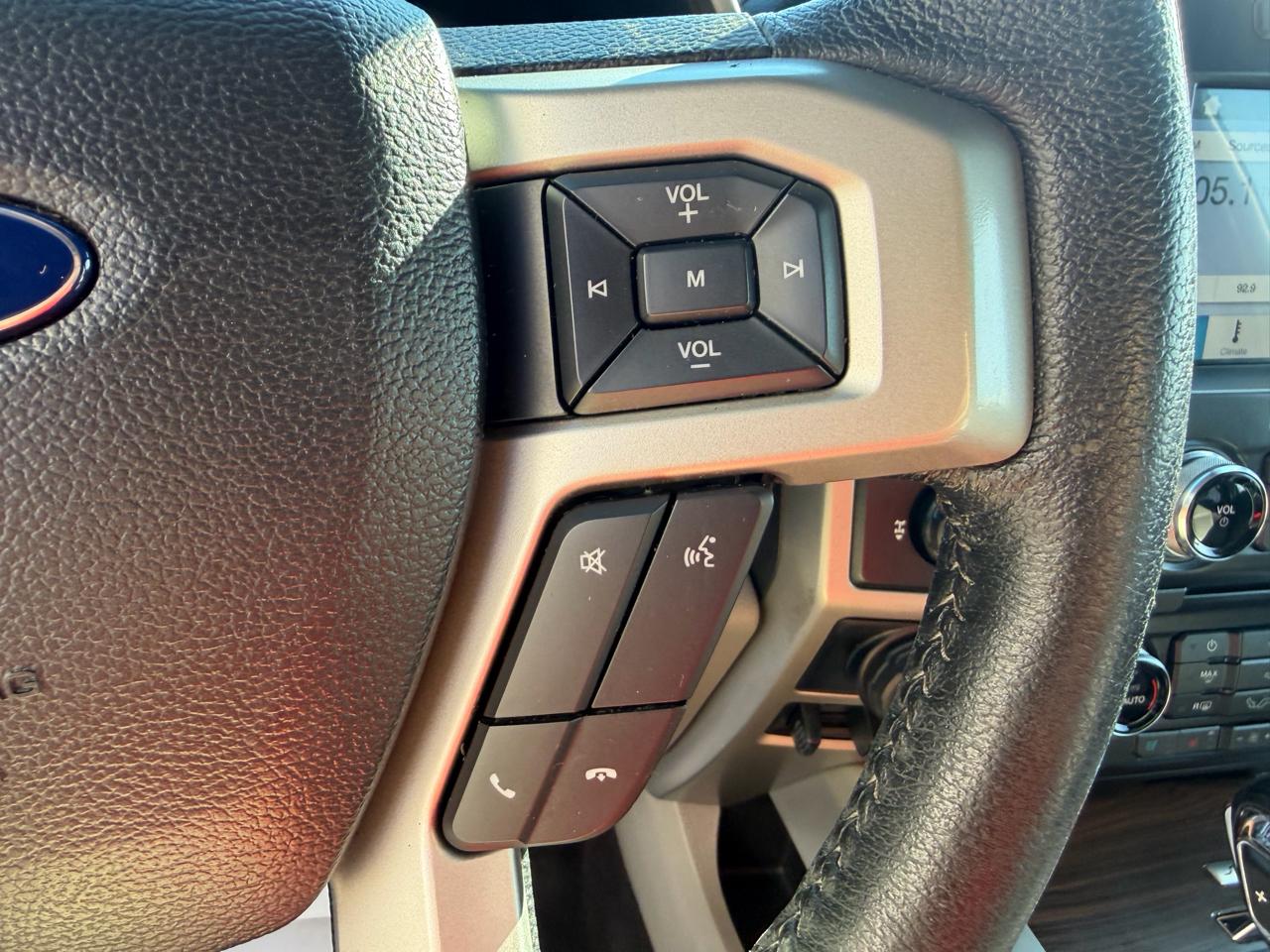Ford F-150 4WD SuperCrew 145" Lariat 2016