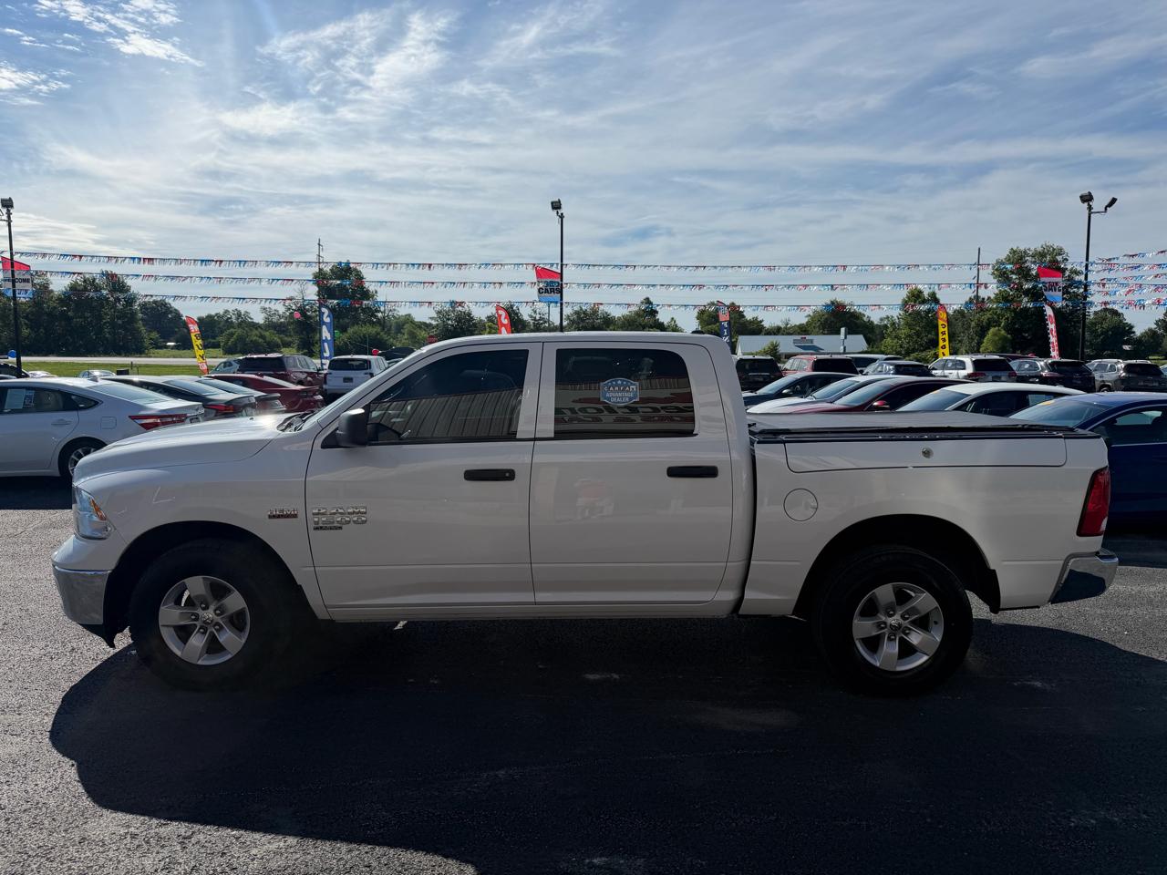 RAM 1500 Classic Tradesman 4x4 Crew Cab 5'7" Box 2022