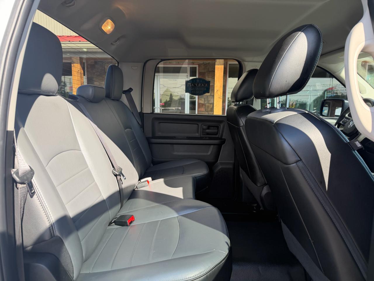 RAM 1500 Classic Tradesman 4x4 Crew Cab 5'7" Box 2022