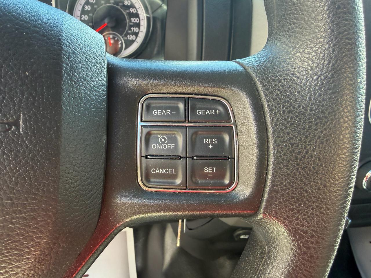 RAM 1500 Classic Tradesman 4x4 Crew Cab 5'7" Box 2022
