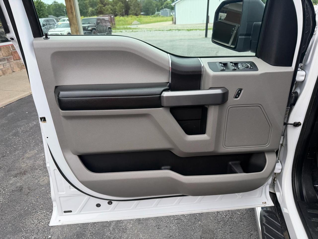 Ford F-150 4WD SuperCrew 145" XLT 2019