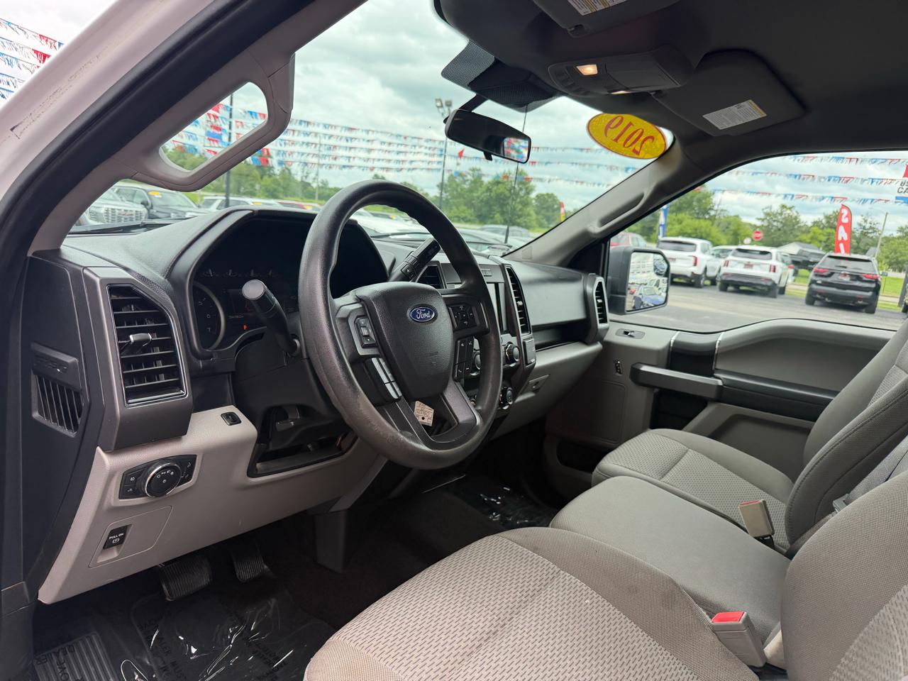 Ford F-150 4WD SuperCrew 145" XLT 2019