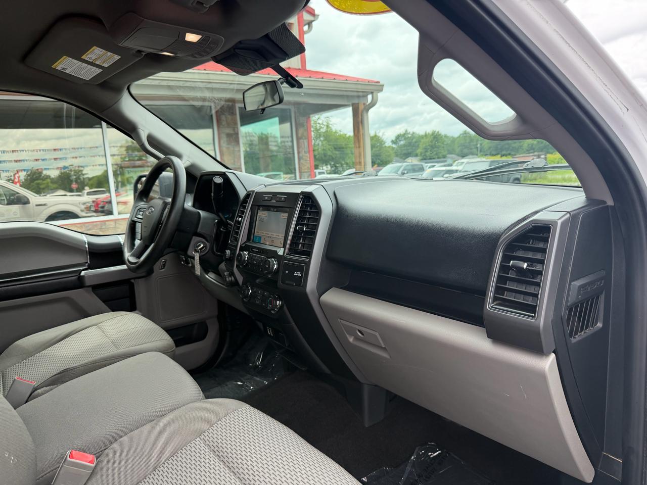 Ford F-150 4WD SuperCrew 145" XLT 2019