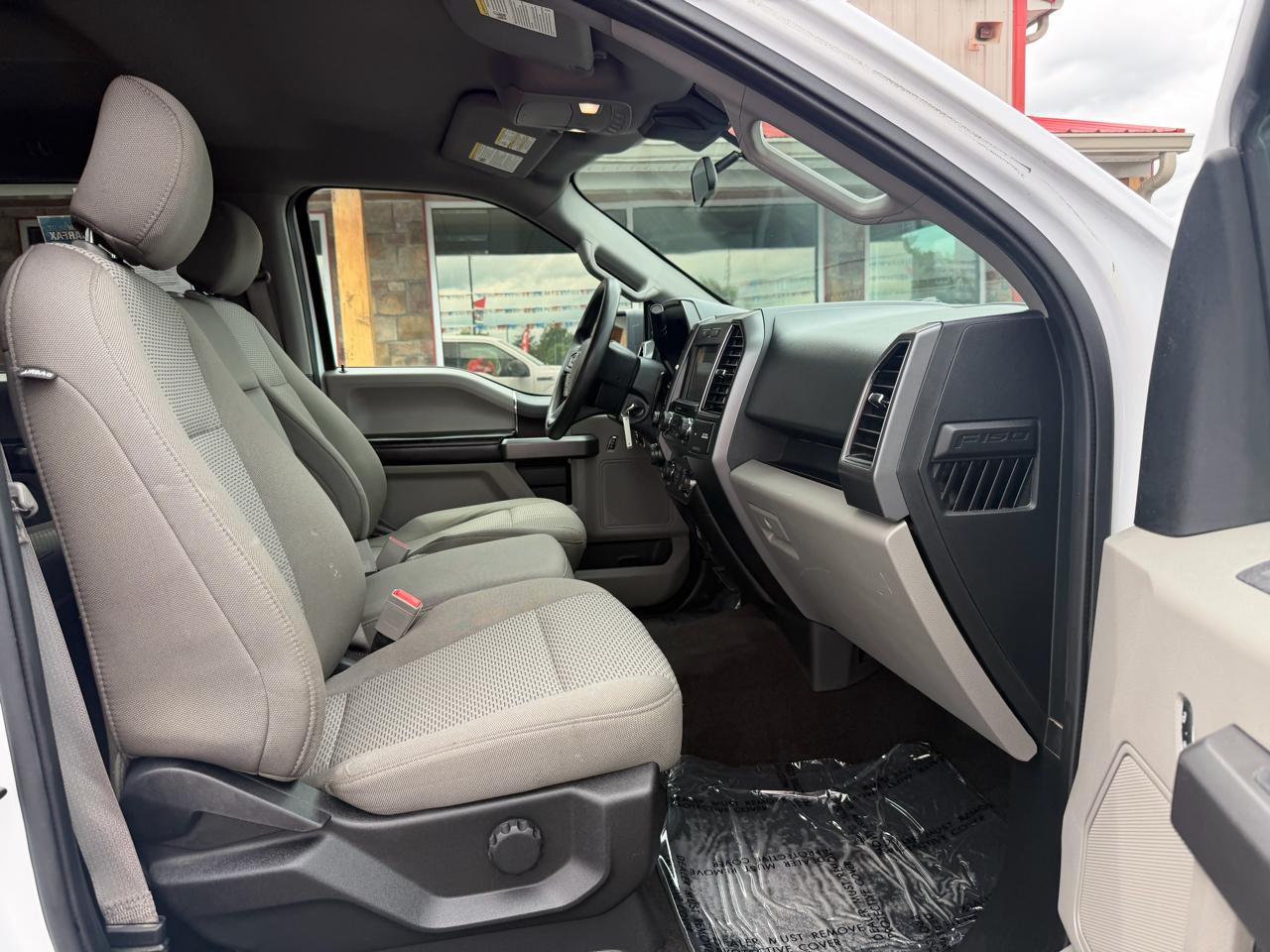 Ford F-150 4WD SuperCrew 145" XLT 2019