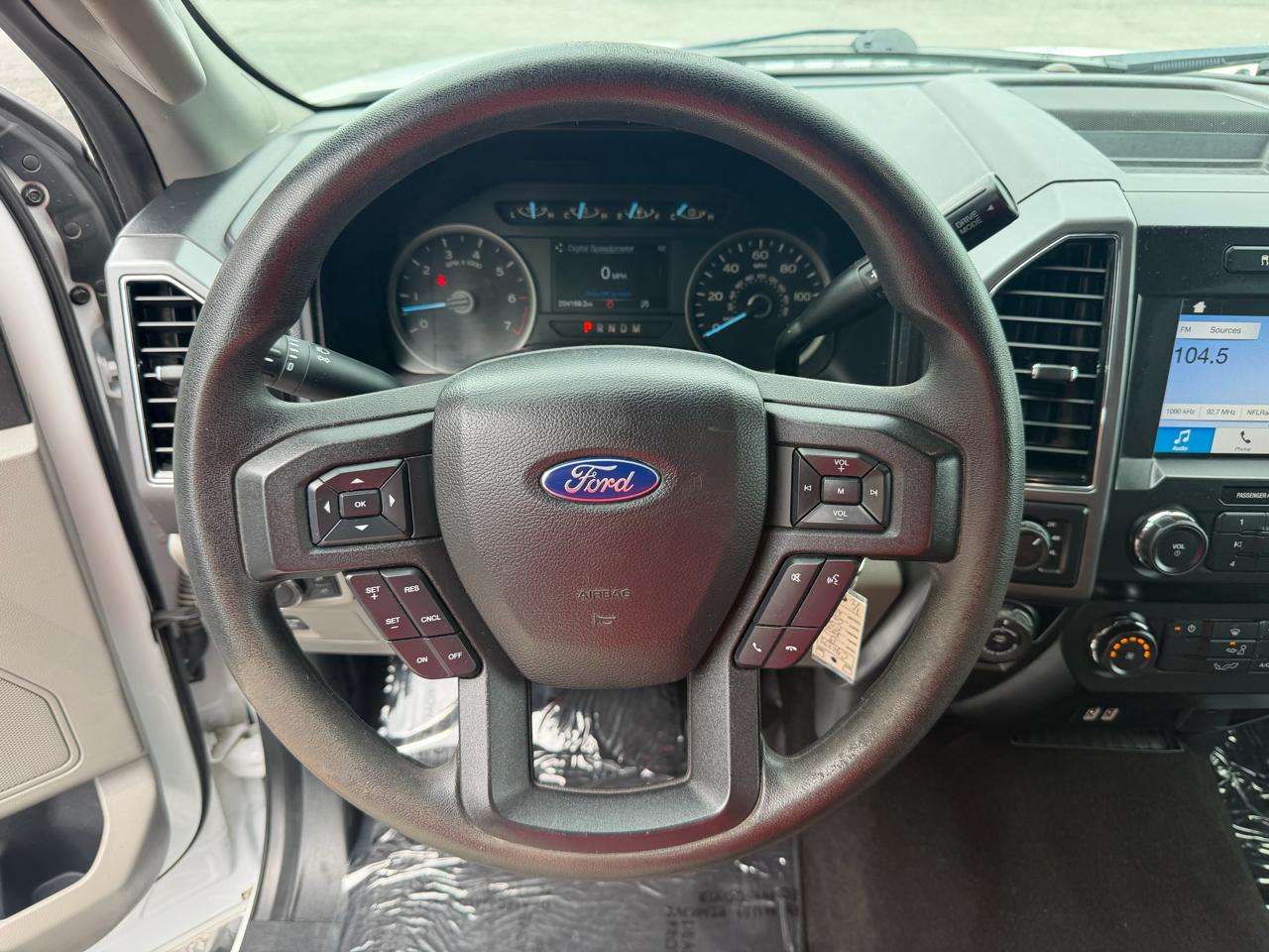 Ford F-150 4WD SuperCrew 145" XLT 2019