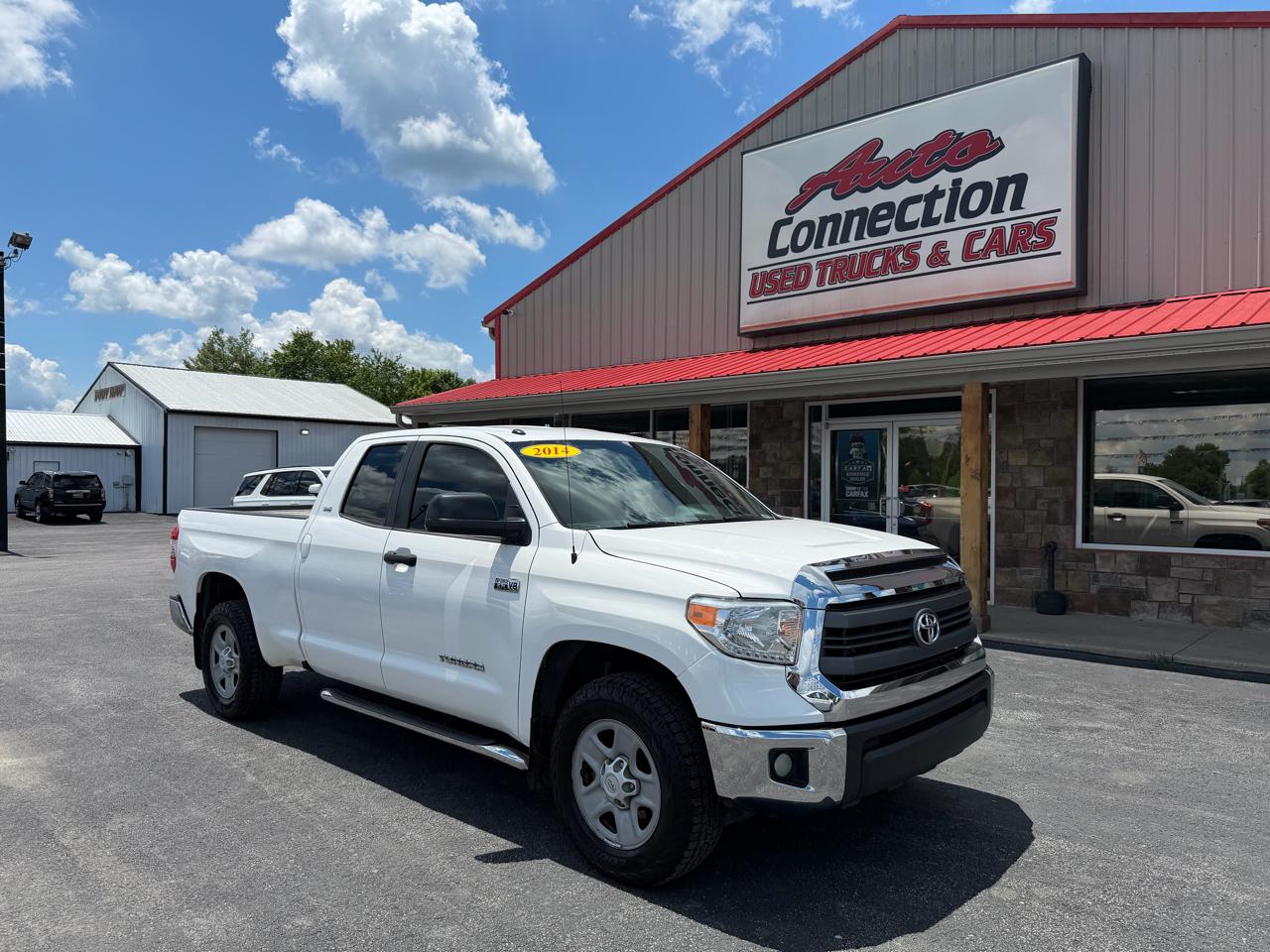 Toyota Tundra 4WD Truck Double Cab 5.7L FFV V8 6-Spd AT SR5 (Natl) 2014