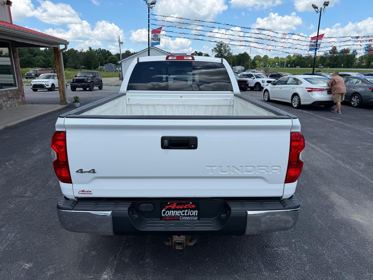 Toyota Tundra 4WD Truck Double Cab 5.7L FFV V8 6-Spd AT SR5 (Natl) 2014