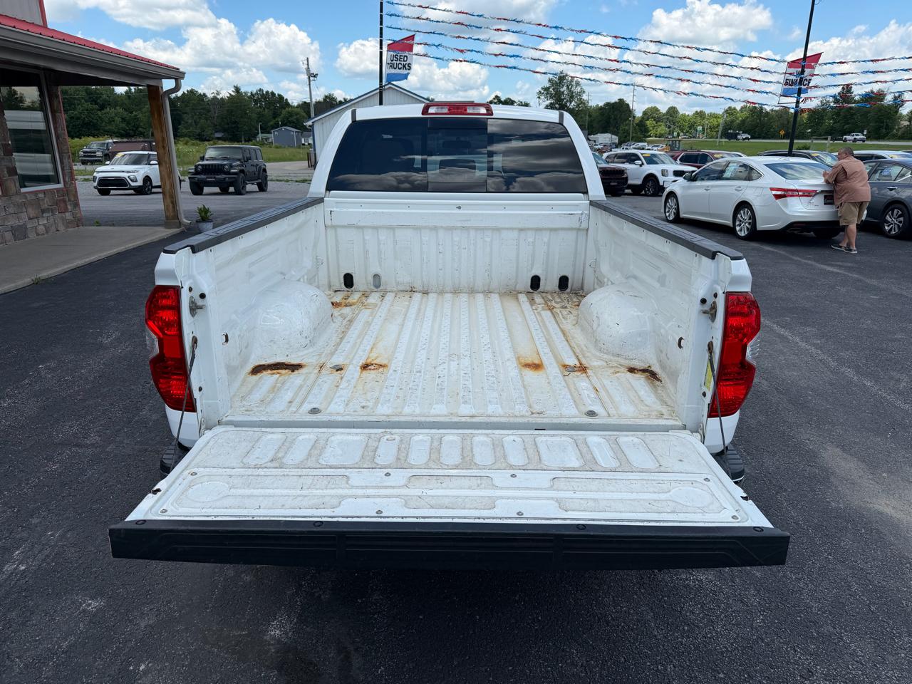 Toyota Tundra 4WD Truck Double Cab 5.7L FFV V8 6-Spd AT SR5 (Natl) 2014