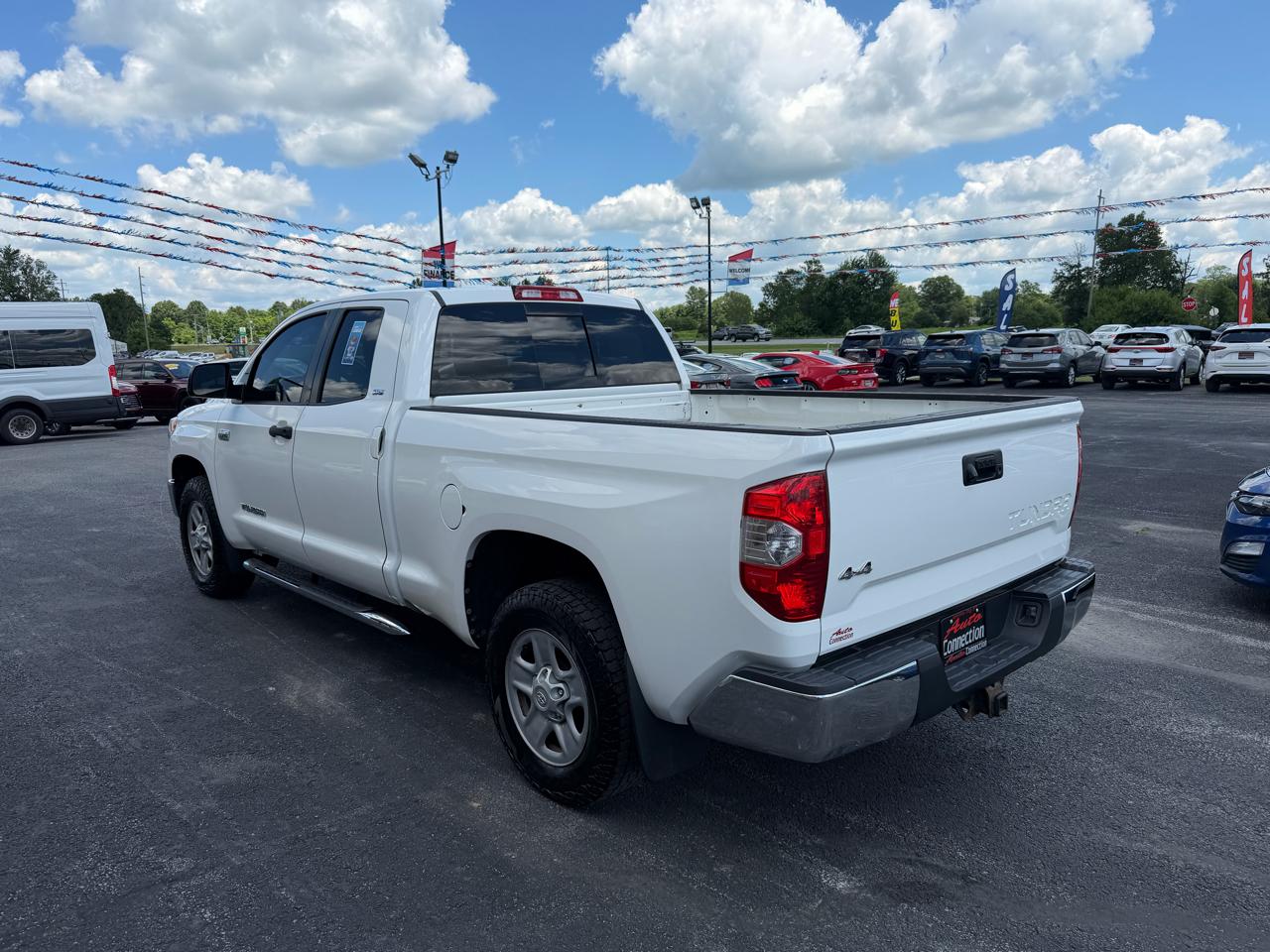 Toyota Tundra 4WD Truck Double Cab 5.7L FFV V8 6-Spd AT SR5 (Natl) 2014