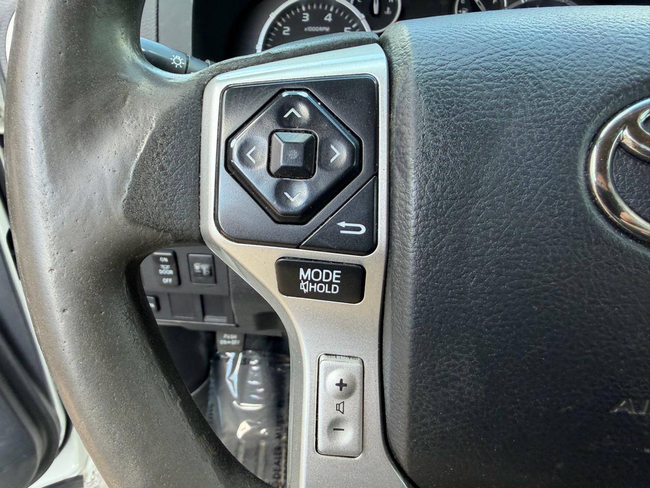 Toyota Tundra 4WD Truck Double Cab 5.7L FFV V8 6-Spd AT SR5 (Natl) 2014