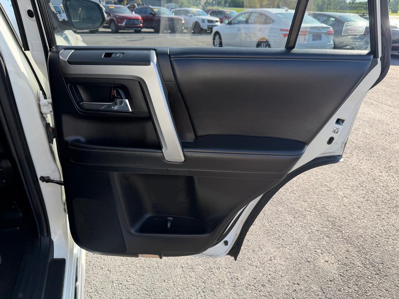 Toyota 4Runner 4WD 4dr V6 Trail Premium (Natl) 2015