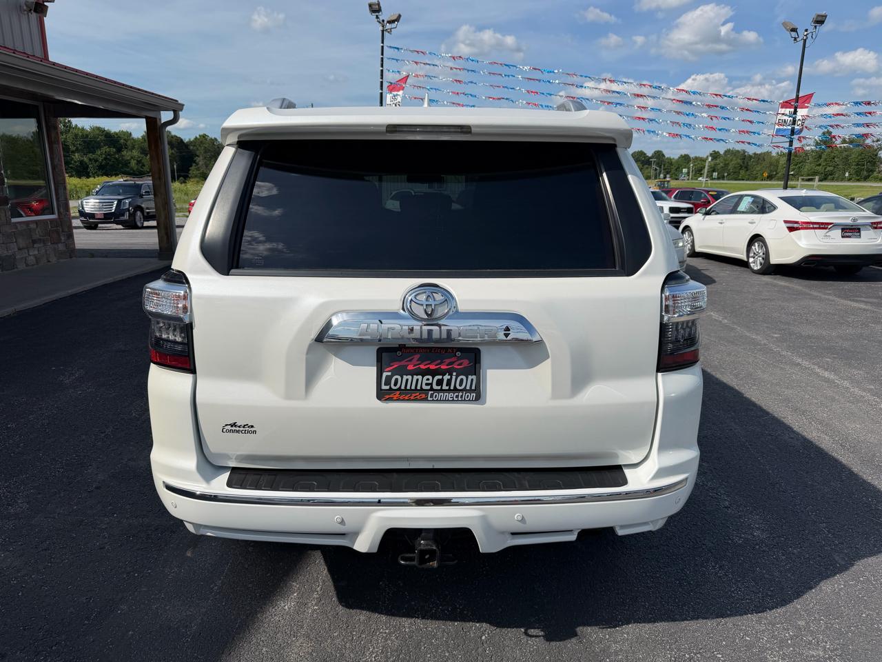 Toyota 4Runner TRD Off Road Premium 4WD (Natl) 2018