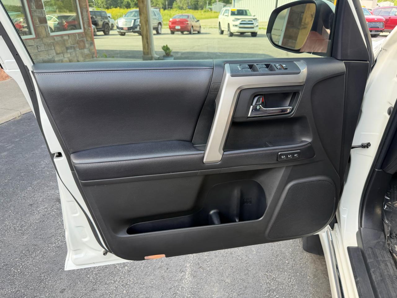 Toyota 4Runner TRD Off Road Premium 4WD (Natl) 2018