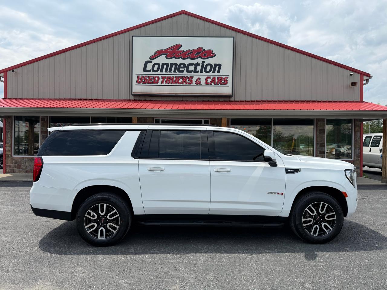 GMC Yukon XL 4WD 4dr AT4 2022