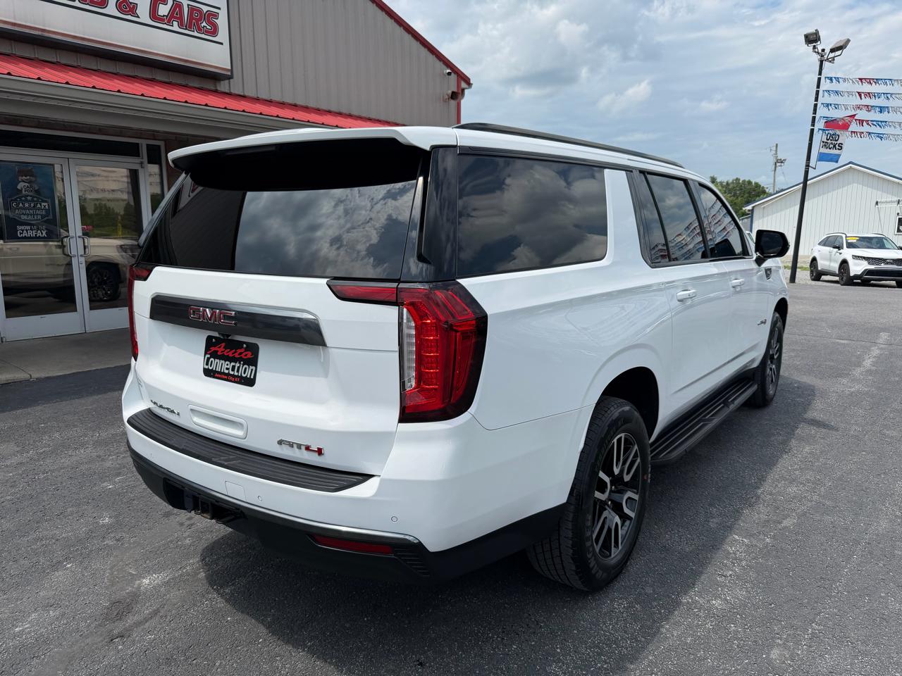 GMC Yukon XL 4WD 4dr AT4 2022