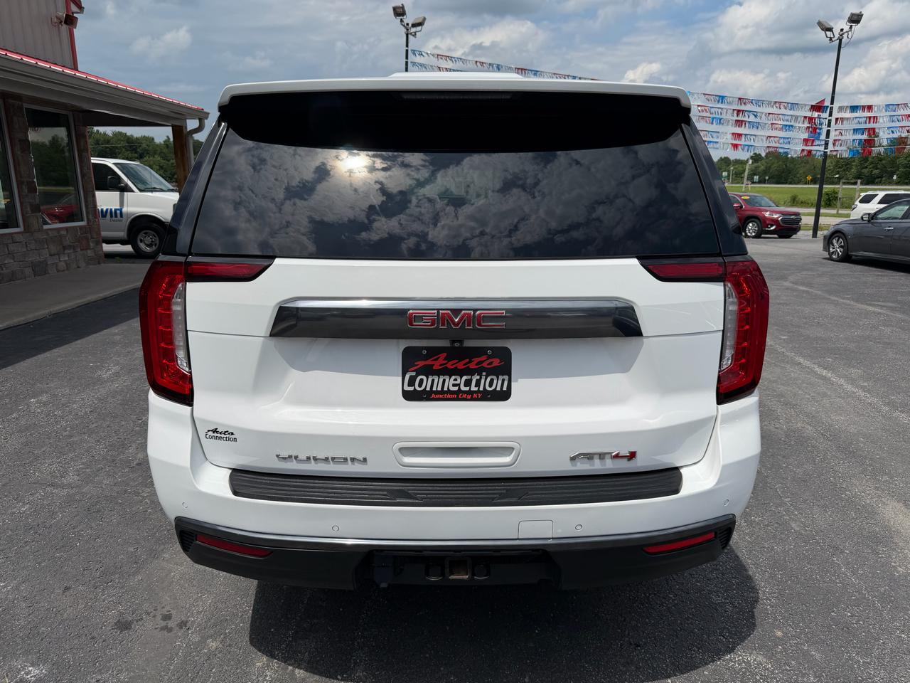 GMC Yukon XL 4WD 4dr AT4 2022