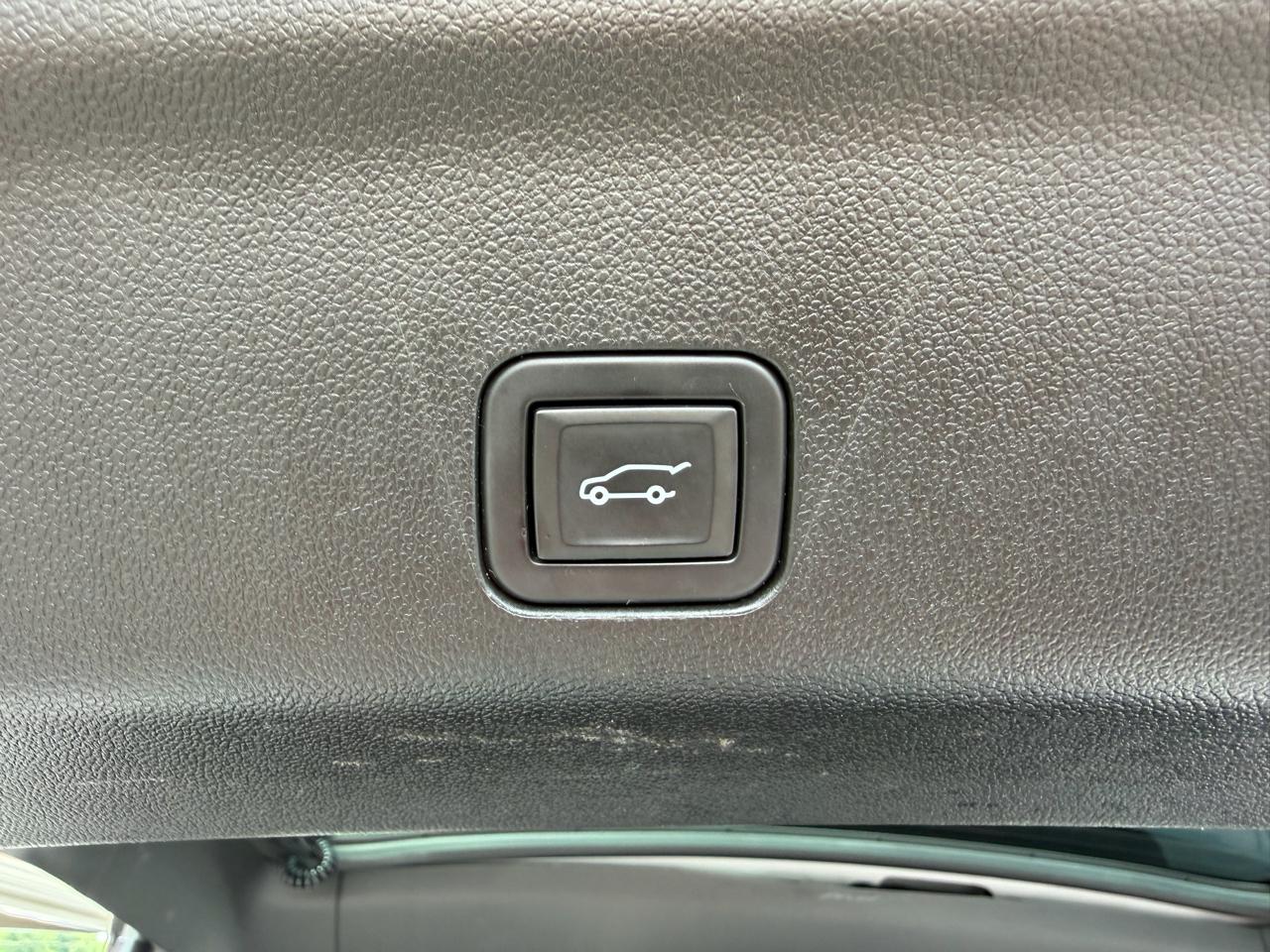 GMC Yukon XL 4WD 4dr AT4 2022