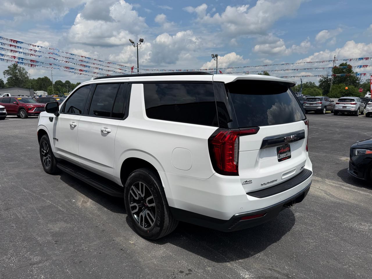 GMC Yukon XL 4WD 4dr AT4 2022