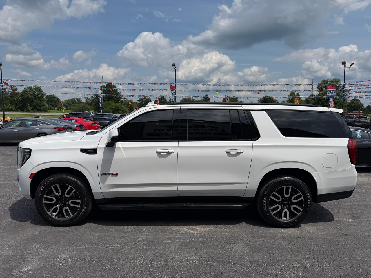 GMC Yukon XL 4WD 4dr AT4 2022