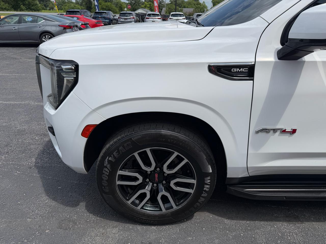 GMC Yukon XL 4WD 4dr AT4 2022