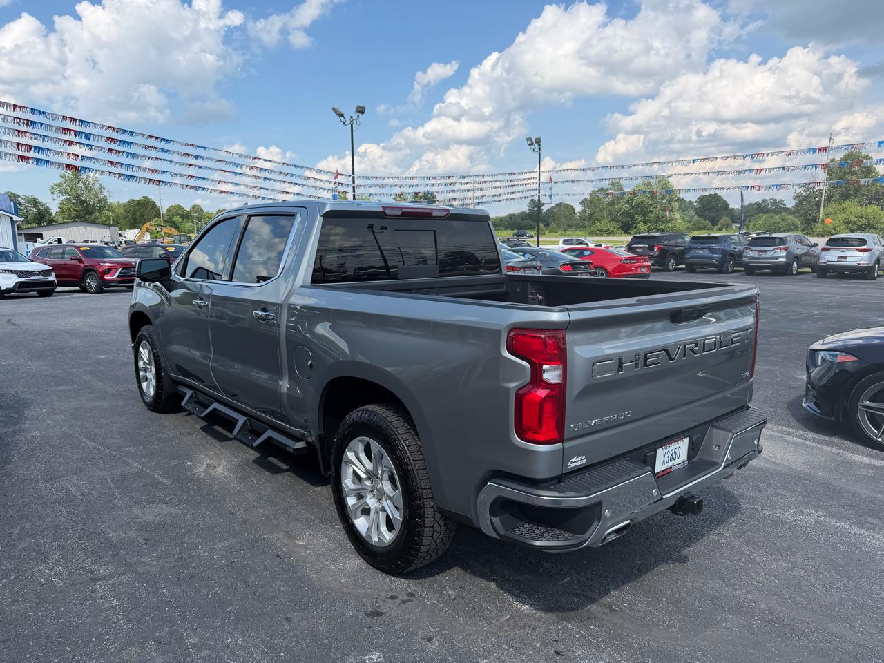 Chevrolet Silverado 1500 4WD Crew Cab 147" LTZ 2025