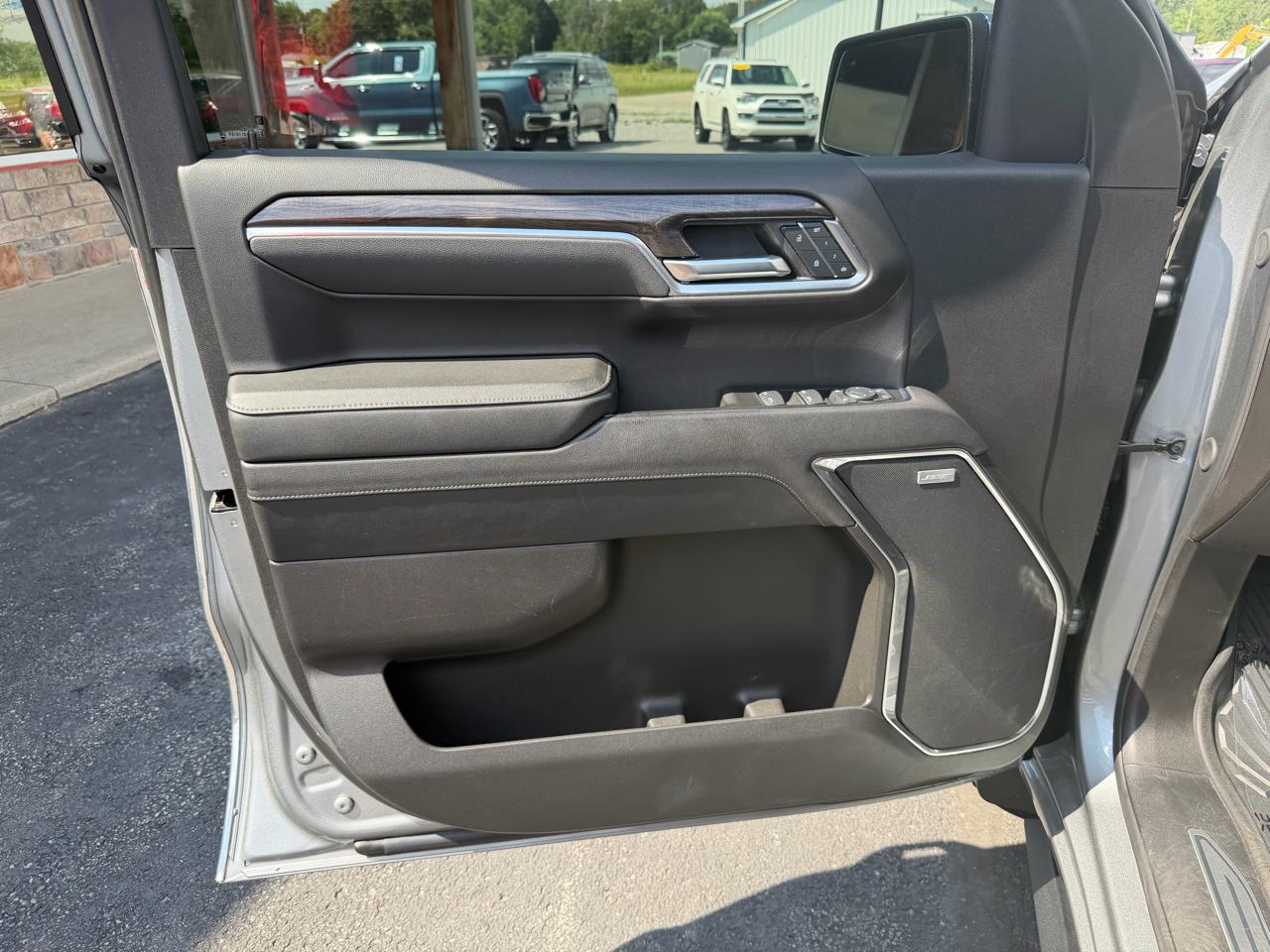 Chevrolet Silverado 1500 4WD Crew Cab 147" LTZ 2025