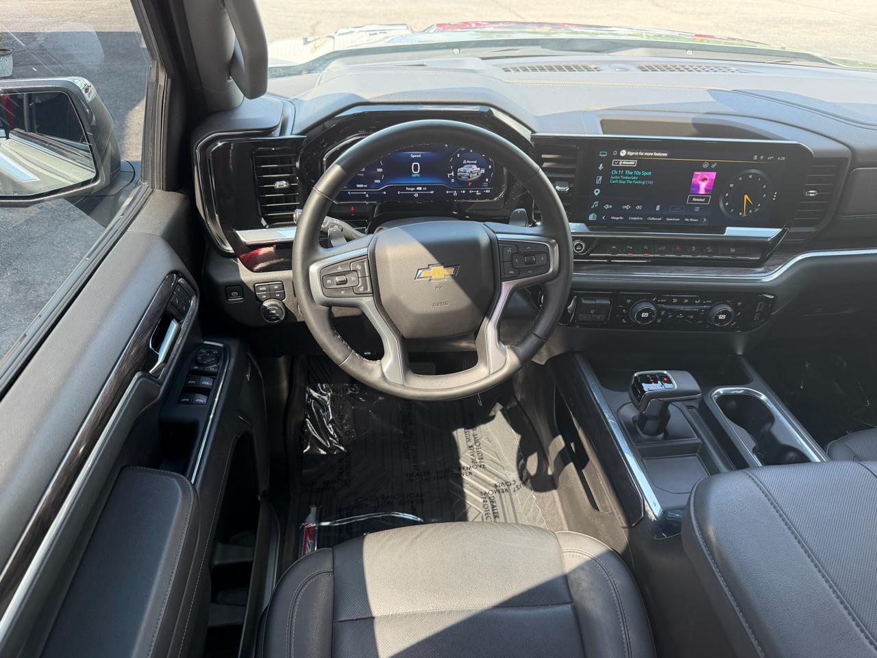 Chevrolet Silverado 1500 4WD Crew Cab 147" LTZ 2025