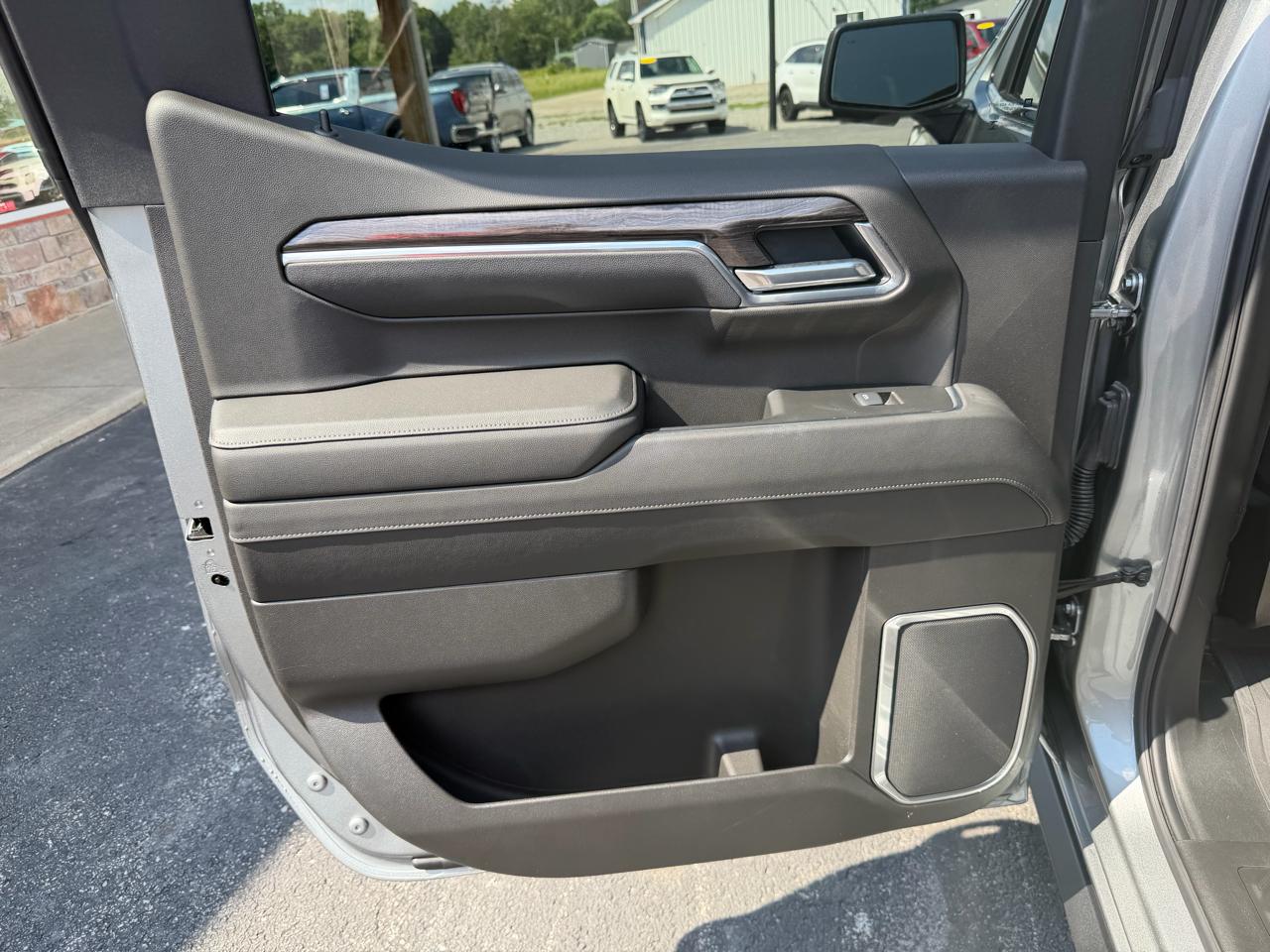 Chevrolet Silverado 1500 4WD Crew Cab 147" LTZ 2025