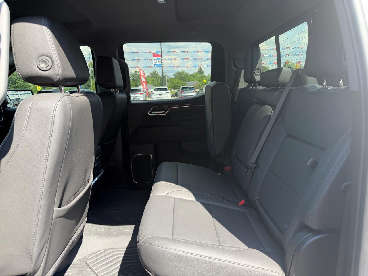 Chevrolet Silverado 1500 4WD Crew Cab 147" LTZ 2025