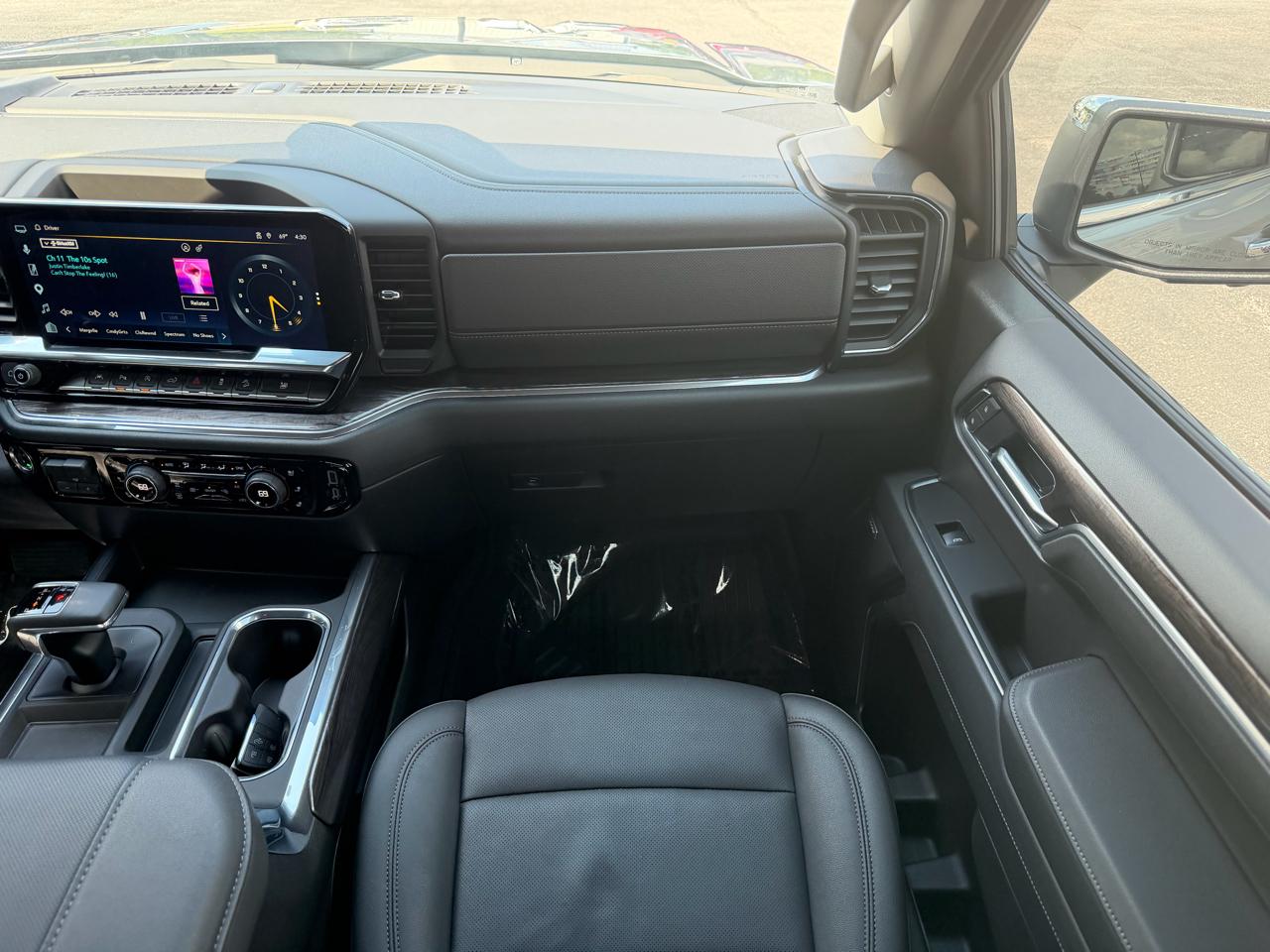 Chevrolet Silverado 1500 4WD Crew Cab 147" LTZ 2025