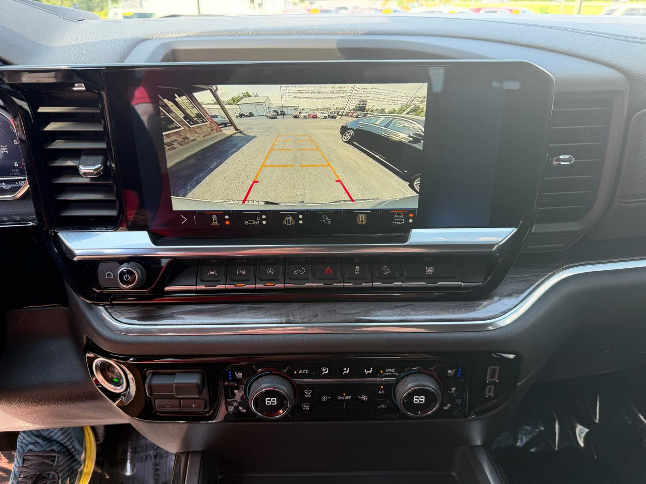 Chevrolet Silverado 1500 4WD Crew Cab 147" LTZ 2025