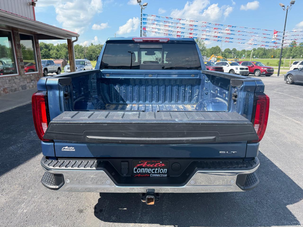 GMC Sierra 1500 4WD Crew Cab 147" SLT 2024