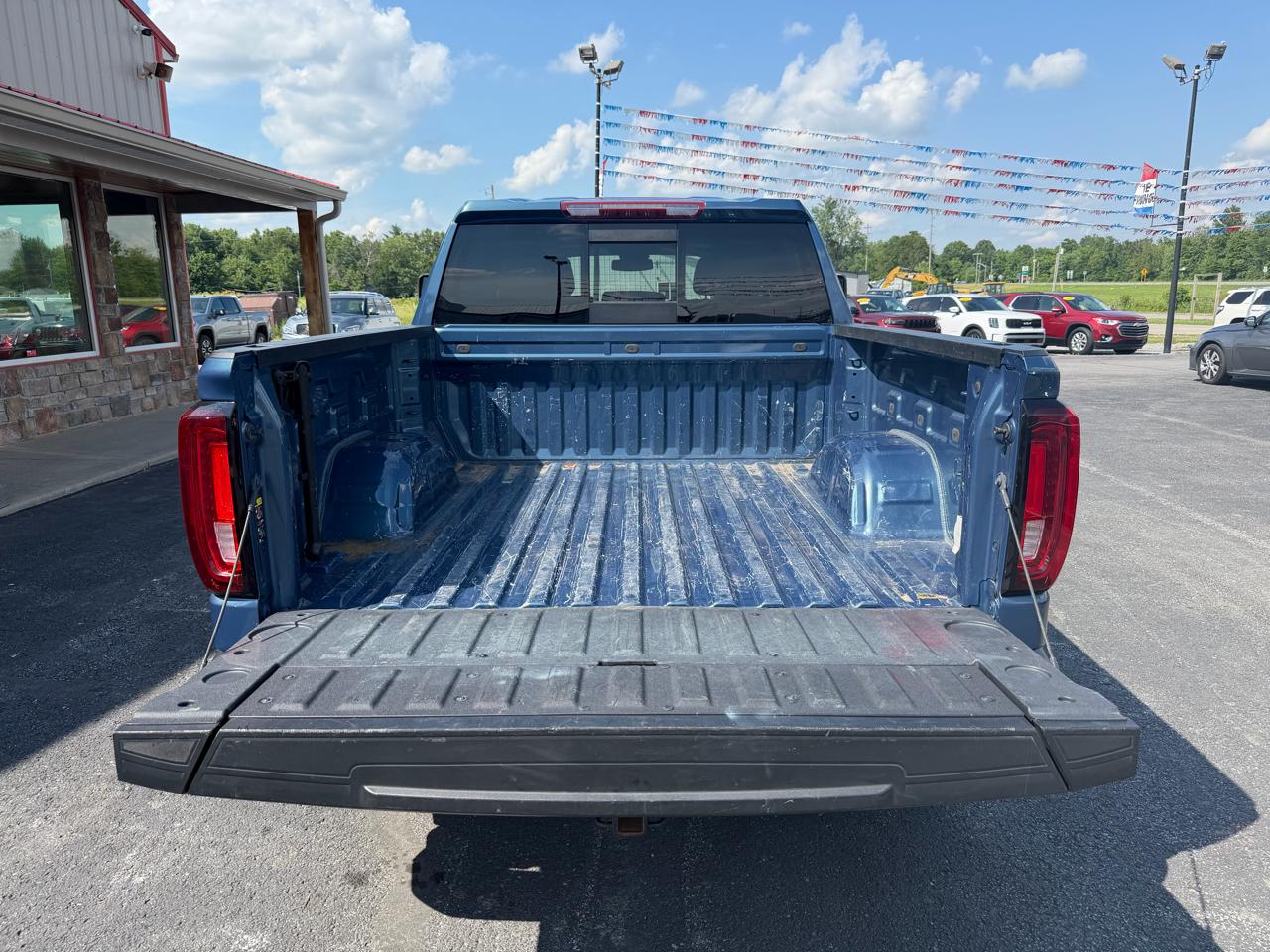 GMC Sierra 1500 4WD Crew Cab 147" SLT 2024