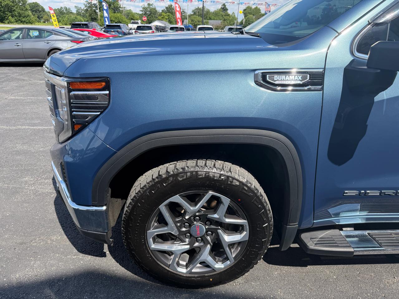 GMC Sierra 1500 4WD Crew Cab 147" SLT 2024