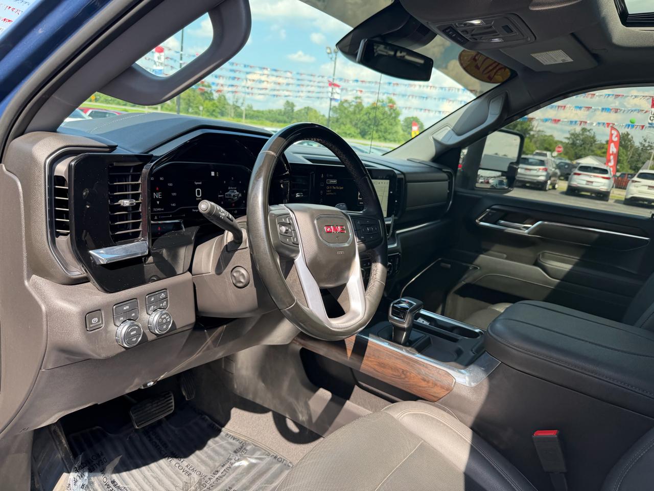GMC Sierra 1500 4WD Crew Cab 147" SLT 2024