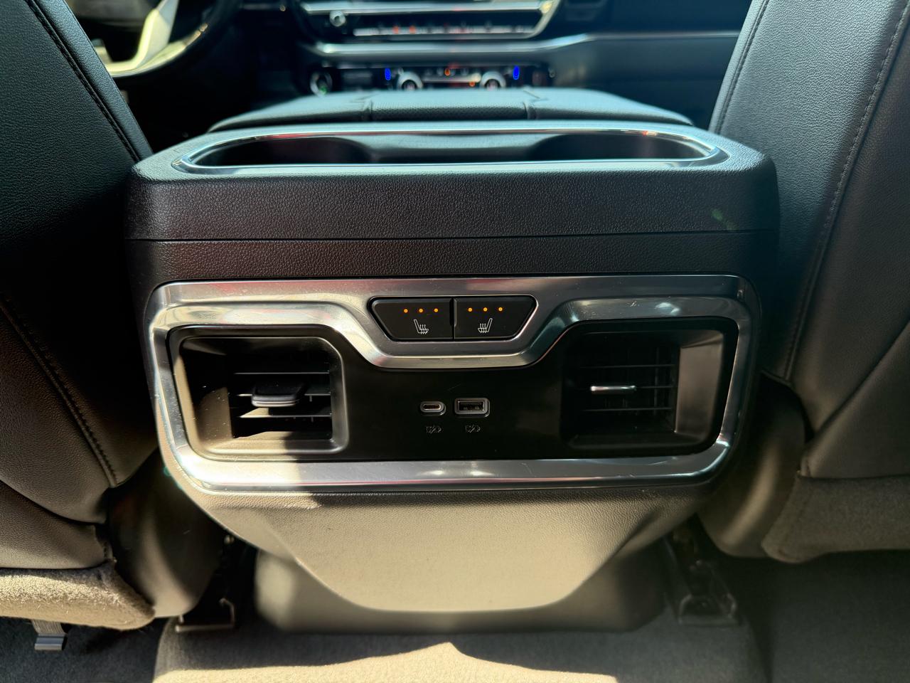 GMC Sierra 1500 4WD Crew Cab 147" SLT 2024