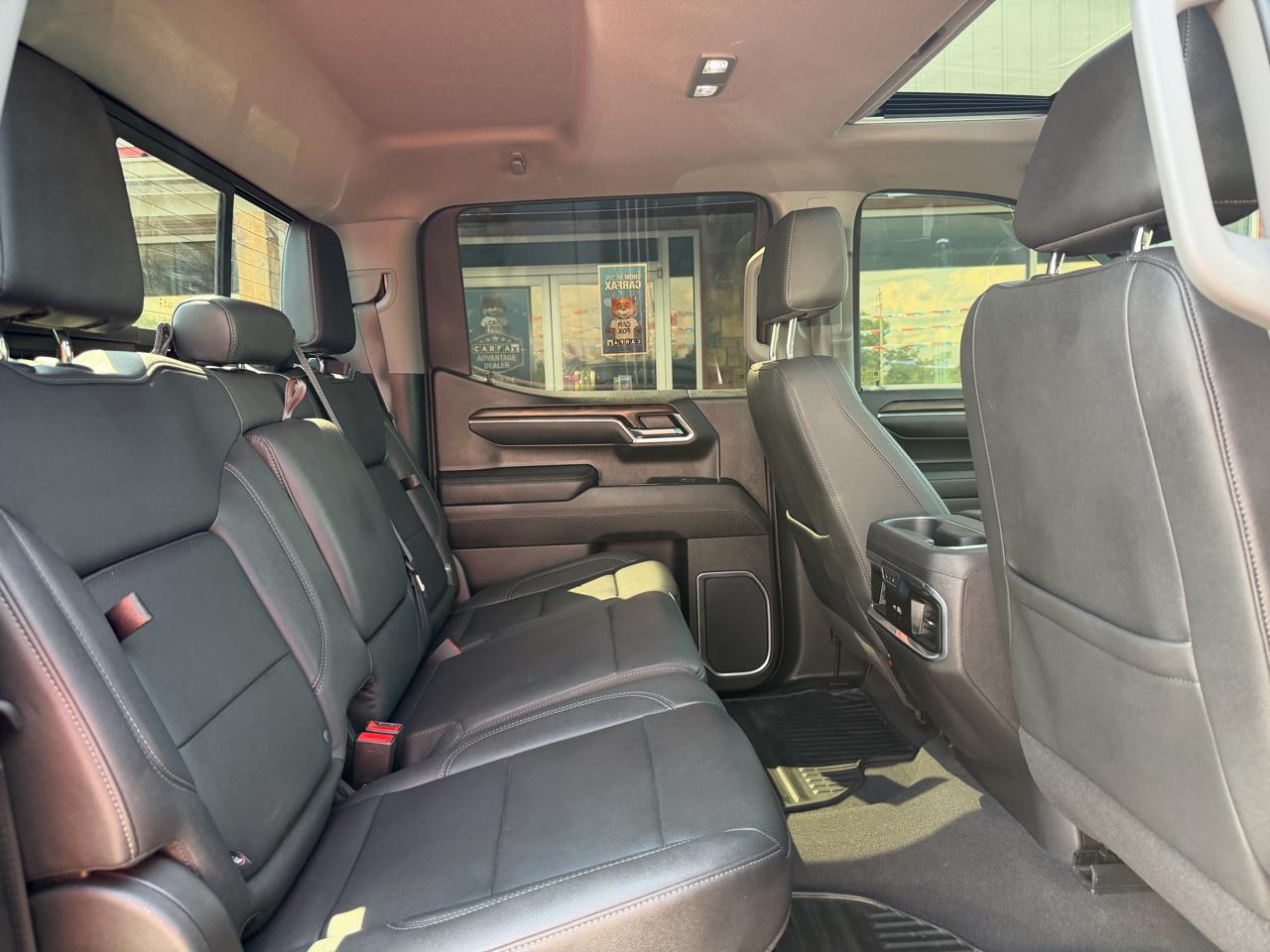 GMC Sierra 1500 4WD Crew Cab 147" SLT 2024