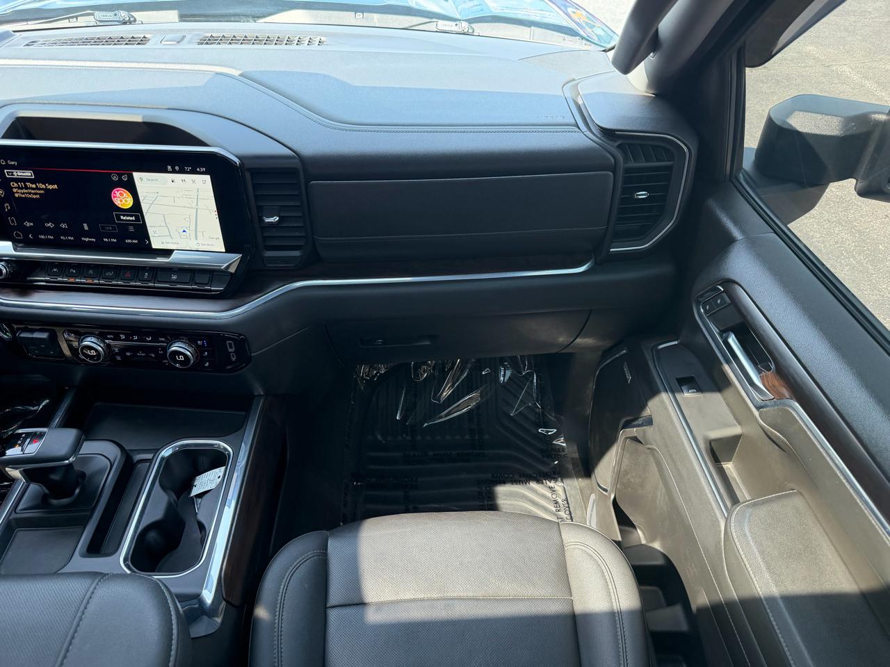 GMC Sierra 1500 4WD Crew Cab 147" SLT 2024