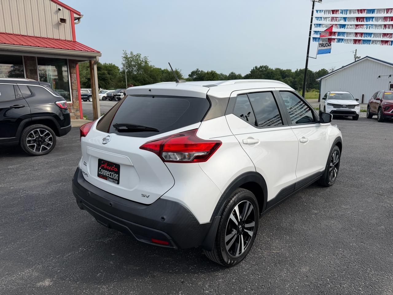Nissan Kicks SV FWD 2020