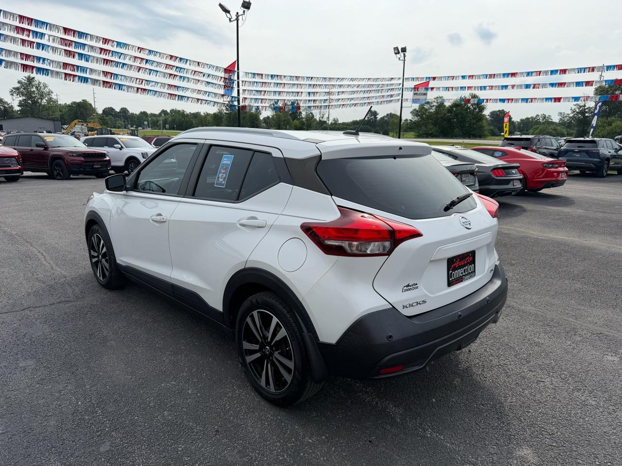 Nissan Kicks SV FWD 2020