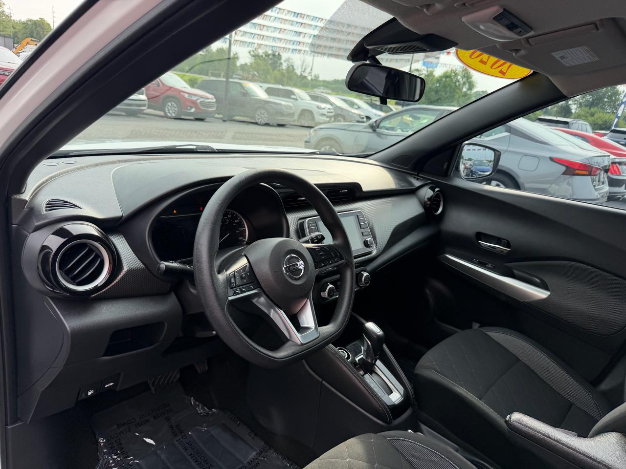 Nissan Kicks SV FWD 2020