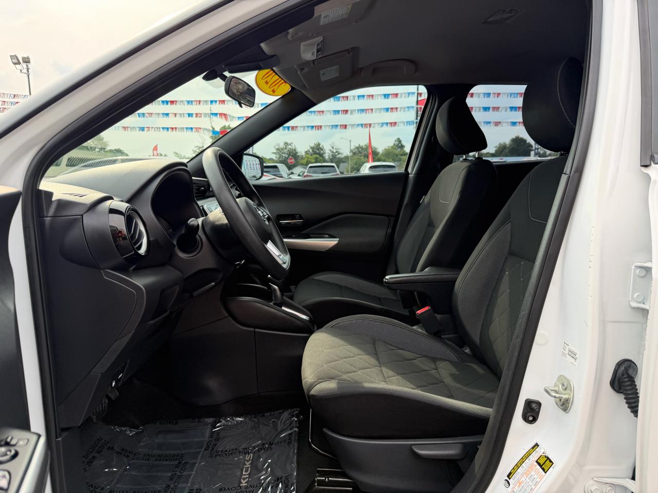 Nissan Kicks SV FWD 2020