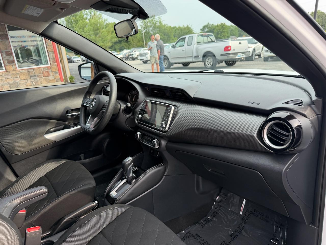 Nissan Kicks SV FWD 2020