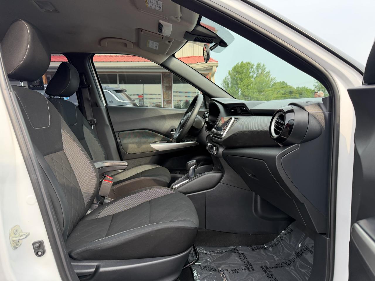 Nissan Kicks SV FWD 2020
